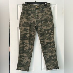 Universal Thread High Rise Straight Camo Pants Size 4 EUC